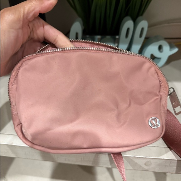 Lululemon - Picture 7 of 7